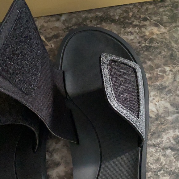 Michael Kors Gilmore sandals size 8 - Picture 6 of 7